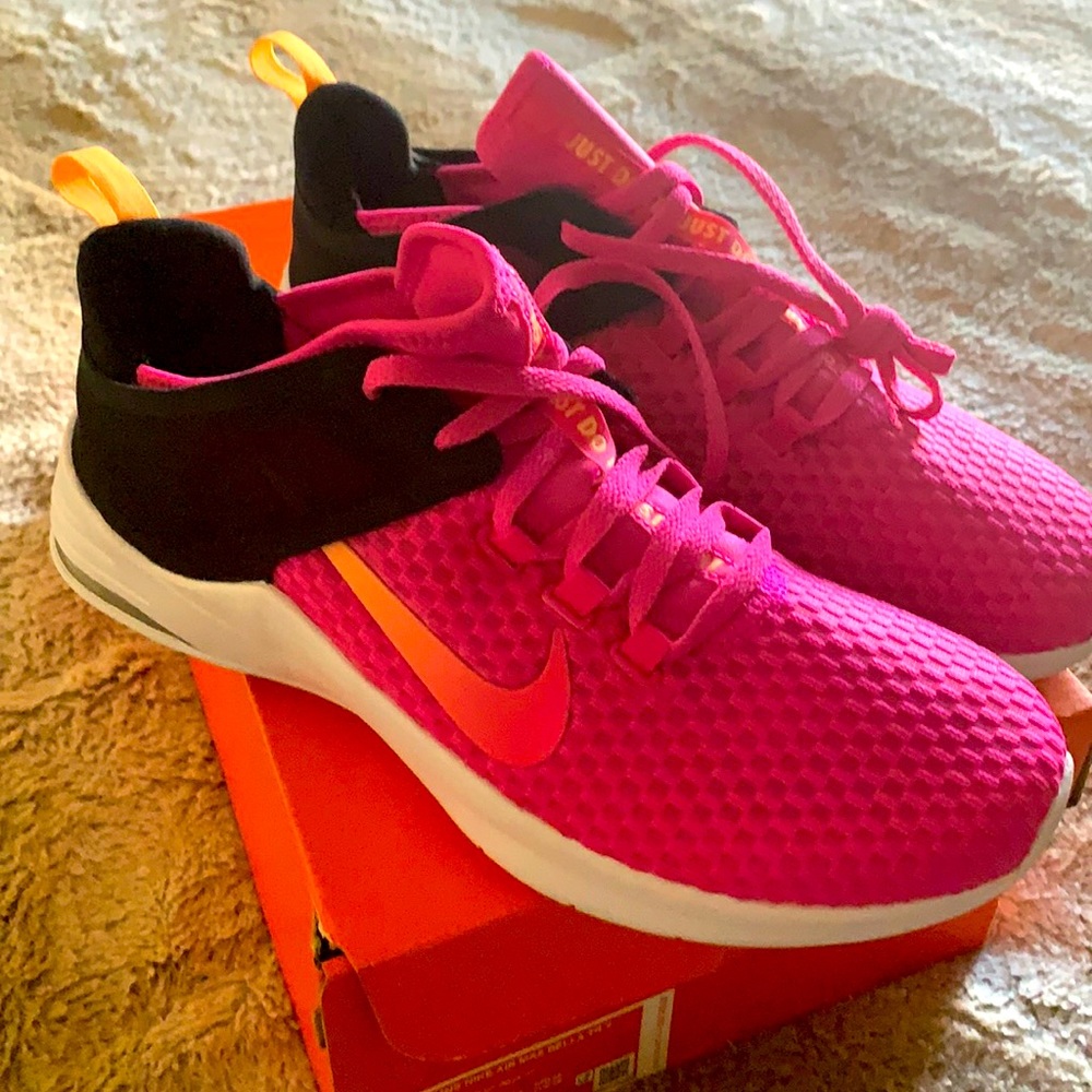 Women’s Nike sneakers
